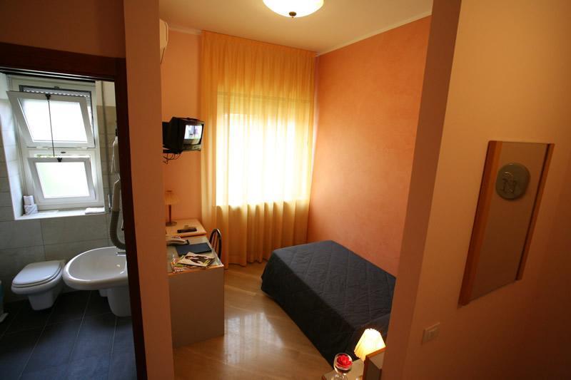 Hotel Fiera Congressi Milan Exterior photo